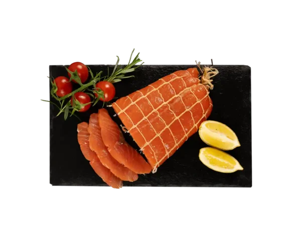 Polędwica z łososia – najbardziej szlachetna część ryby o soczystym, delikatnym mięsie, idealna do pieczenia, smażenia i wykwintnych dań
