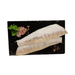 Sandacz – świeża ryba o delikatnym, chudym mięsie, idealna do smażenia, pieczenia i gotowania na parze